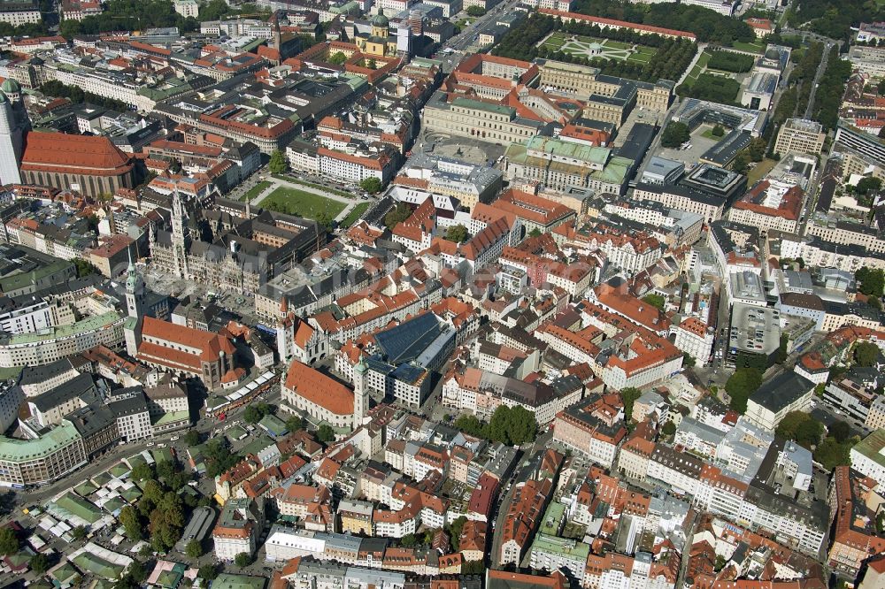 Aerial photograph München - Banking administration building of the financial services company Stadtsparkasse Muenchen in the district Zentrum in Munich in the state Bavaria, Germany