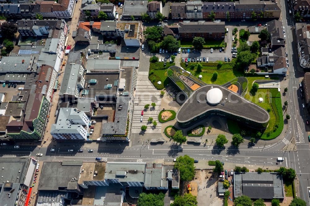 Oberhausen from above - Banking administration building of the financial services company Stadtsparkasse Oberhausen in Oberhausen in the state North Rhine-Westphalia