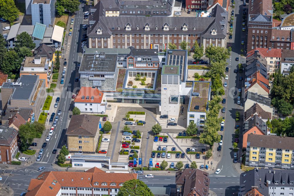 Aerial photograph Hamm - Banking administration building of the financial services company of Volksbank Hamm - Hauptstelle Hamm on Bismarckstrasse in Hamm at Ruhrgebiet in the state North Rhine-Westphalia, Germany