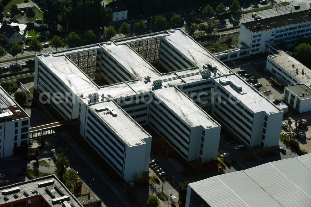 Aerial photograph Braunschweig - Banking administration building of the financial services company Volkswagen Financial Services at Gifhorner street in Stadtteil Ruehme in Braunschweig in the state Lower Saxony