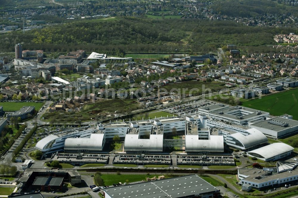 Élancourt from the bird's eye view: Administrative building of the industrial area Airbus Group ZA Clef de Saint Pierre in Elancourt in Ile-de-France, France