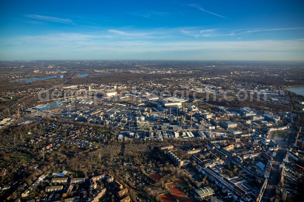 Düsseldorf from above - Administrative building of the industrial area on Henkelstrasse in the district Holthausen in Duesseldorf in the state North Rhine-Westphalia, Germany