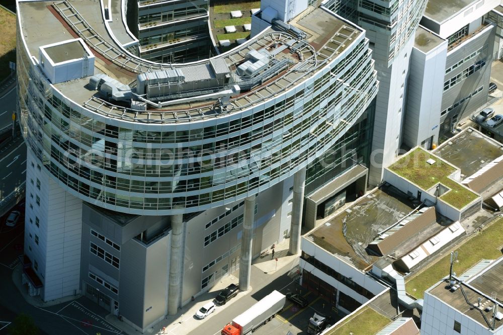 Aerial image Stuttgart - Administrative building of the industrial area der Mercedes-Benz AG on Mercedesstrasse in Stuttgart in the state Baden-Wuerttemberg