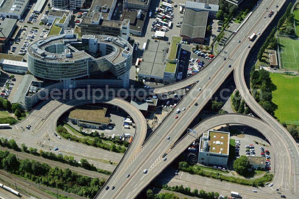 Stuttgart from the bird's eye view: Administrative building of the industrial area der Mercedes-Benz AG on Mercedesstrasse in Stuttgart in the state Baden-Wuerttemberg