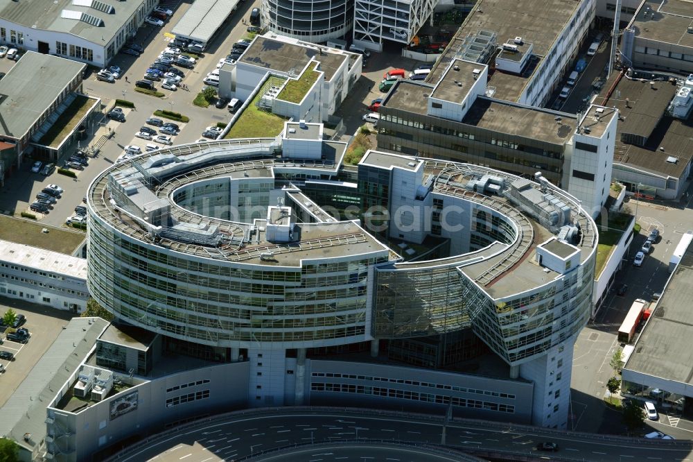 Aerial photograph Stuttgart - Administrative building of the industrial area der Mercedes-Benz AG on Mercedesstrasse in Stuttgart in the state Baden-Wuerttemberg