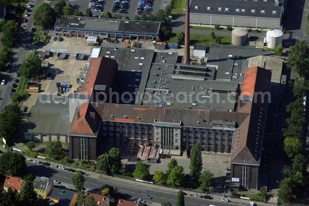 Aerial photograph Berlin - Administrative building of the industrial area der Mercedes - Daimler AG in Berlin in Germany