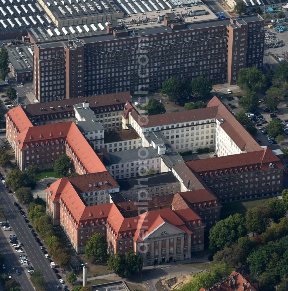 Berlin from the bird's eye view: Administrative building of the industrial area of the Siemens AG in der Nonnendammallee in Berlin