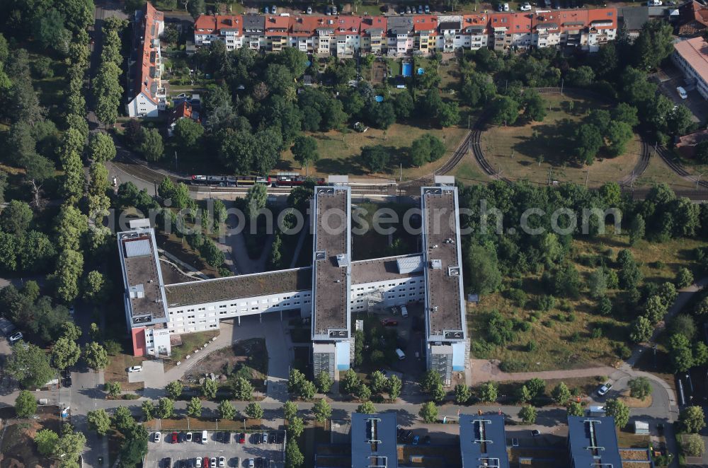 Aerial photograph Erfurt - Administrative building of the State Authority of Jobcenter Erfurt on street Max-Reger-Strasse in the district Daberstedt in Erfurt in the state Thuringia, Germany