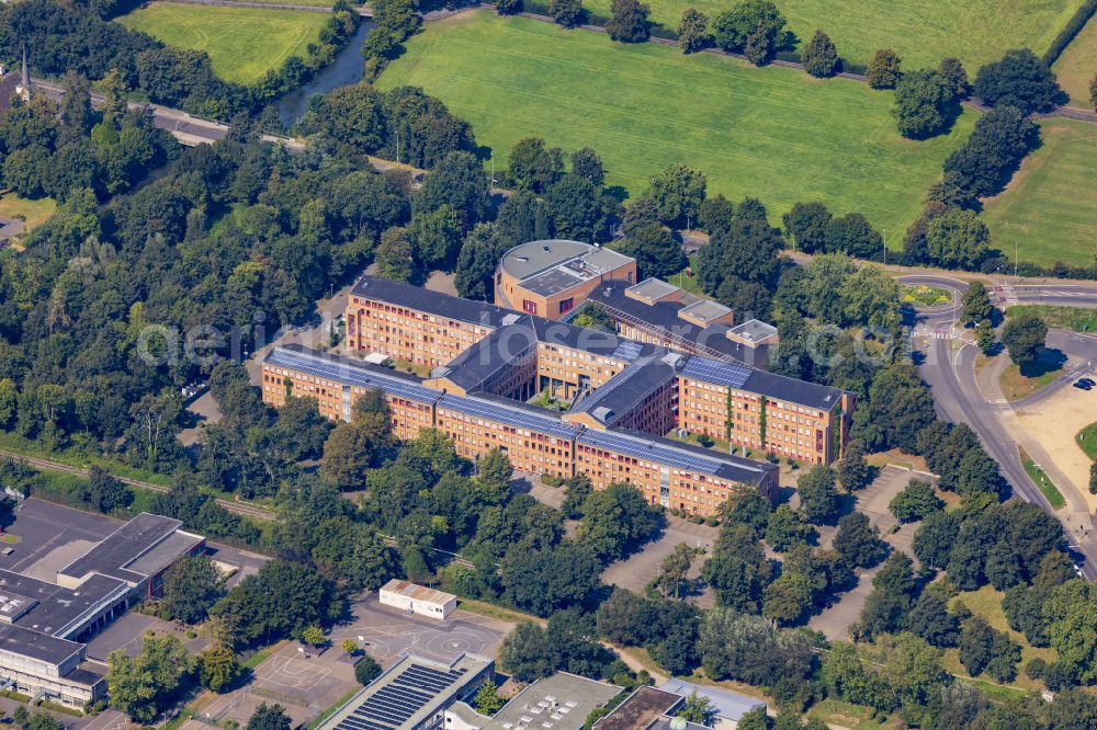 Bergheim from the bird's eye view: Administrative building of the state authority at Willy-Brandt-Platz in Kenten town of Bergheim in the federal state of North Rhine-Westphalia, Germany