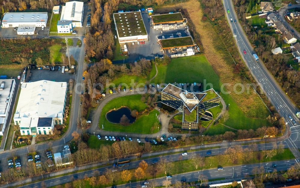 Gelsenkirchen from the bird's eye view: Administration Building companies Gelsenpv GmbH, Pruente GmbH, Gelsenkirchen and the corrugated plastic Industrieanalagen Kustan GmbH in Gelsenkirchen in North Rhine-Westphalia