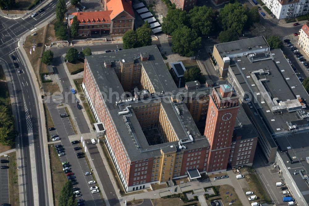 Berlin from above - Administrative building of the State Authority Agentur fuer Arbeit Spandau at the street Wohlrabedamm in Berlin