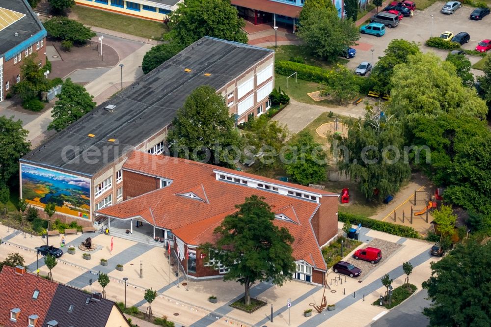 Rechlin from the bird's eye view: Administrative building of the State Authority Amt Roebel-Mueritz Aussenstelle Rechlin in Rechlin in the state Mecklenburg - Western Pomerania