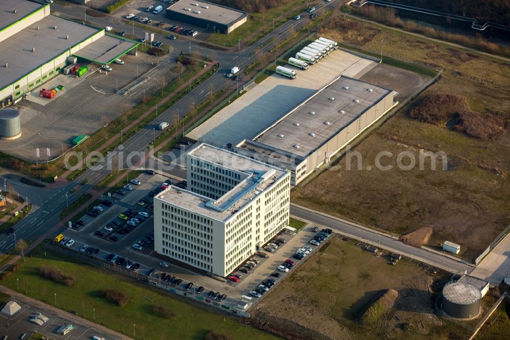 Herne from the bird's eye view: Administrative building of the State Authority Arbeitsagentur - Jobcenter on Hiberniagelaende in Herne in the state North Rhine-Westphalia