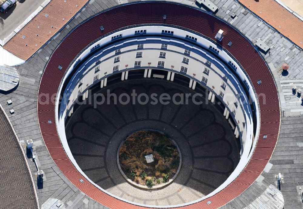 Berlin from the bird's eye view: Administrative building of the State Authority Bezirksont Charlottenburg Wilmersdorf Buergeront on Hohenzollerndonm in the district Wilmersdorf in Berlin, Germany