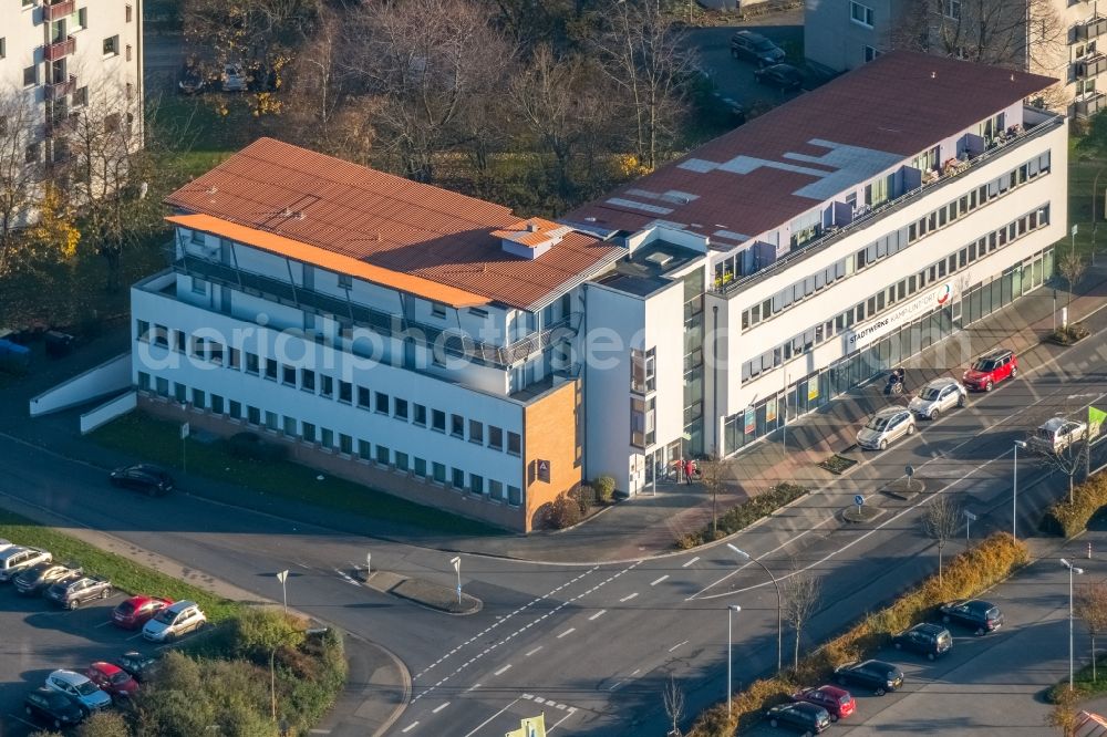 Aerial photograph Kamp-Lintfort - Administrative building of the State Authority Bundesagentur fuer Arbeit on Wilhelmstrasse in Kamp-Lintfort in the state North Rhine-Westphalia, Germany