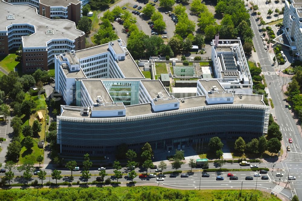 Aerial photograph Frankfurt am Main - Administrative building of the State Authority Bundesanstalt fuer Finanzdienstleistungsaufsicht (BaFin) on Marie-Curie-Strasse in Frankfurt in the state Hesse, Germany