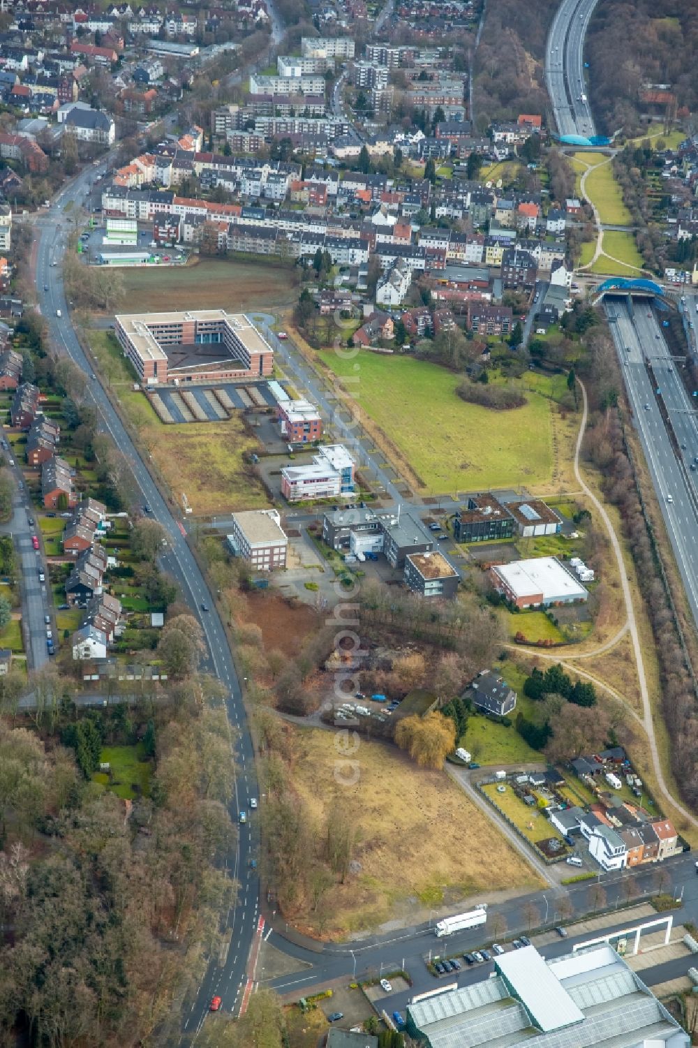 Aerial photograph Gelsenkirchen - Administrative building of the State Authority Finanzamt Gelsenkirchen Ludwig-Erhard-Strasse in the district Gelsenkirchen-Ost in Gelsenkirchen in the state North Rhine-Westphalia