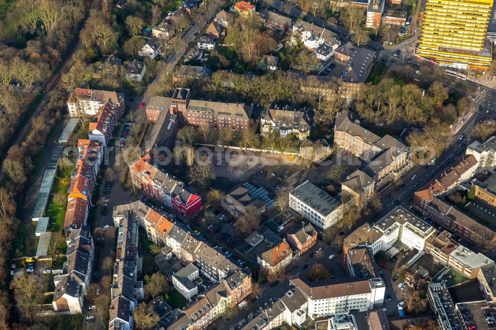 Gelsenkirchen from above - Administrative buildings of state authority Finanzamt in Zeppelinallee corner Wittekindstrasse in Gelsenkirchen in North Rhine-Westphalia