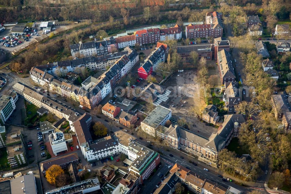 Aerial photograph Gelsenkirchen - Administrative buildings of state authority Finanzamt in Zeppelinallee corner Wittekindstrasse in Gelsenkirchen in North Rhine-Westphalia