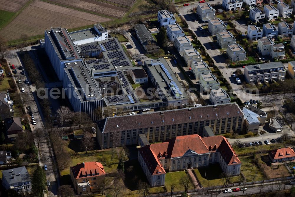 Aerial photograph Berlin - Administrative building of the State Authority Geheimes Staatsarchiv Preussischer Kulturbesitz on Archivstrasse in the district Dahlem in Berlin