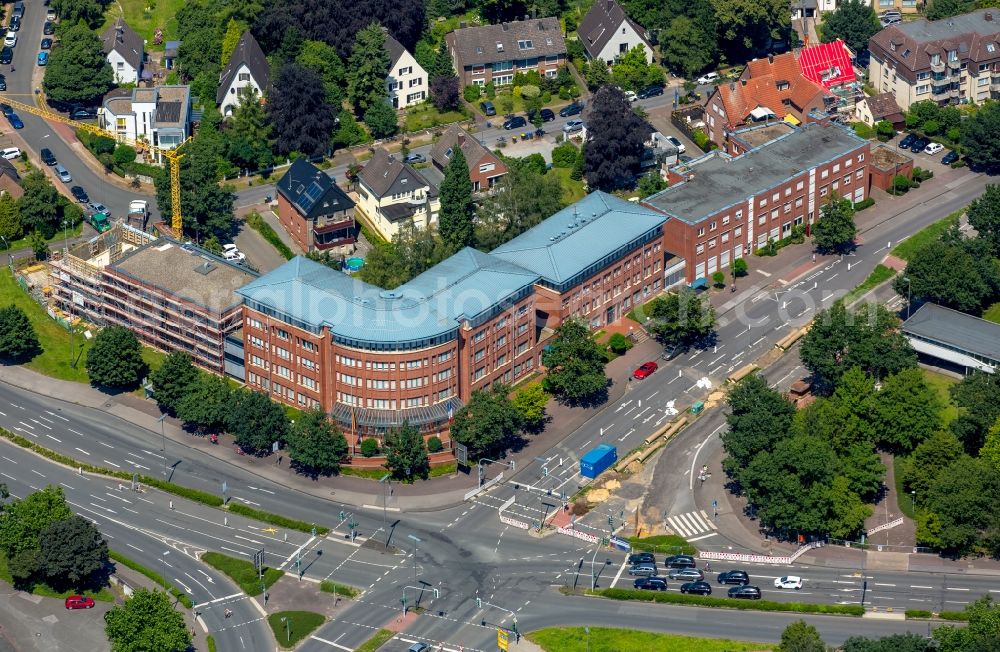 Aerial photograph Dorsten - Administrative buildings of state authority job center Dorsten, Dorsten Youth Welfare Office and the City Council in the Bismarckstrasse in Dorsten in North Rhine-Westphalia