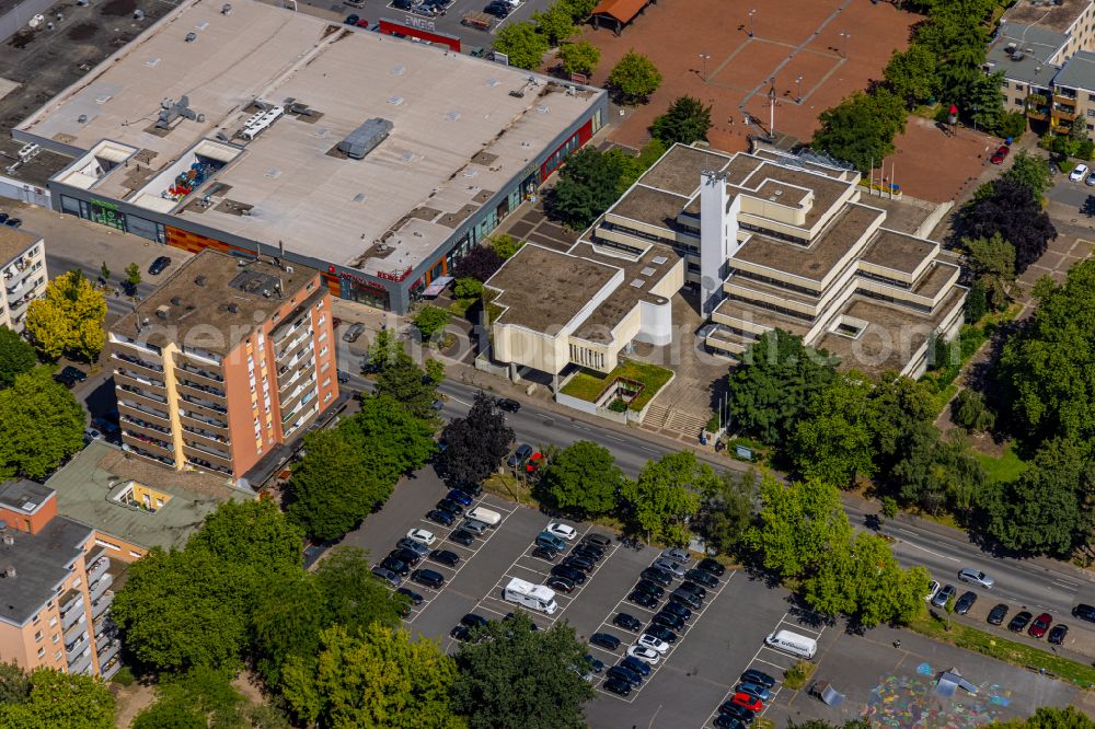 Hamm from the bird's eye view: Administrative building of the State Authority Kommunales Jobcenter on Teichweg in the district Bockum-Hoevel in Hamm in the state North Rhine-Westphalia