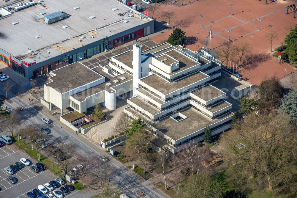 Hamm from above - Administrative building of the State Authority Kommunales Jobcenter on Teichweg in the district Bockum-Hoevel in Hamm in the state North Rhine-Westphalia