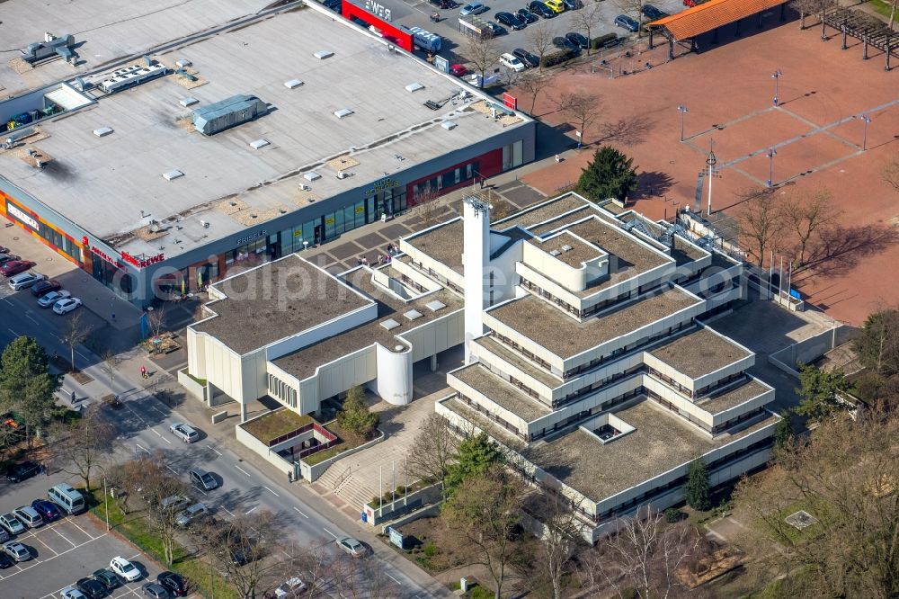 Hamm from the bird's eye view: Administrative building of the State Authority Kommunales Jobcenter on Teichweg in the district Bockum-Hoevel in Hamm in the state North Rhine-Westphalia