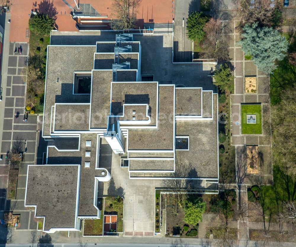 Aerial photograph Hamm - Administrative building of the State Authority Kommunales Jobcenter on Teichweg in the district Bockum-Hoevel in Hamm in the state North Rhine-Westphalia