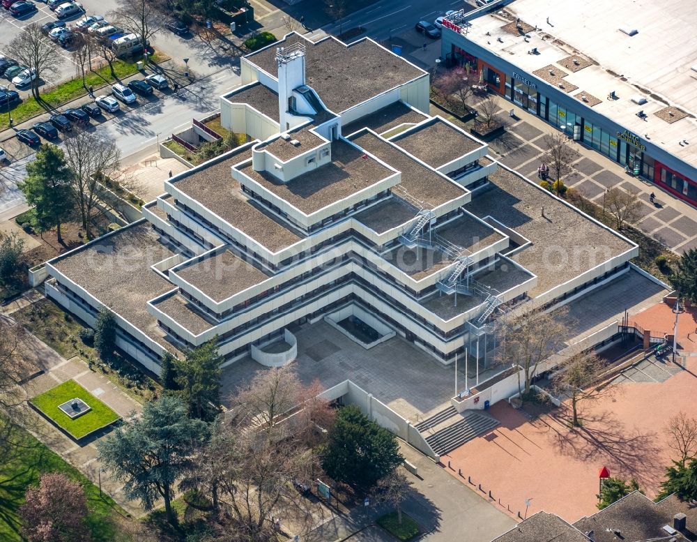 Aerial photograph Hamm - Administrative building of the State Authority Kommunales Jobcenter on Teichweg in the district Bockum-Hoevel in Hamm in the state North Rhine-Westphalia