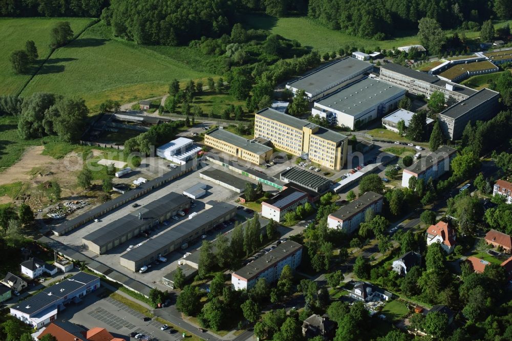 Aerial photograph Hoppegarten - Administrative building of the State Authority Landesamt fuer Bauen and Verkehr on Lindenallee in the district Dahlwitz-Hoppegarten in Hoppegarten in the state Brandenburg, Germany