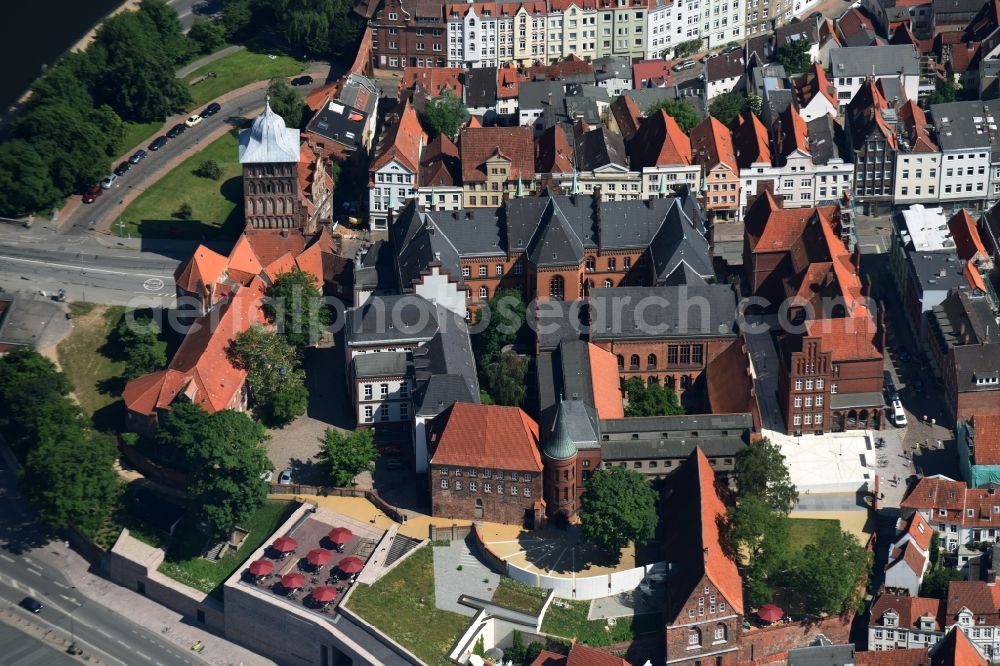 Aerial photograph Lübeck - Administrative building of the State Authority Landesamt fuer soziale Dienste Schleswig-Holstein on Grosse Burgstrasse in Luebeck in the state Schleswig-Holstein