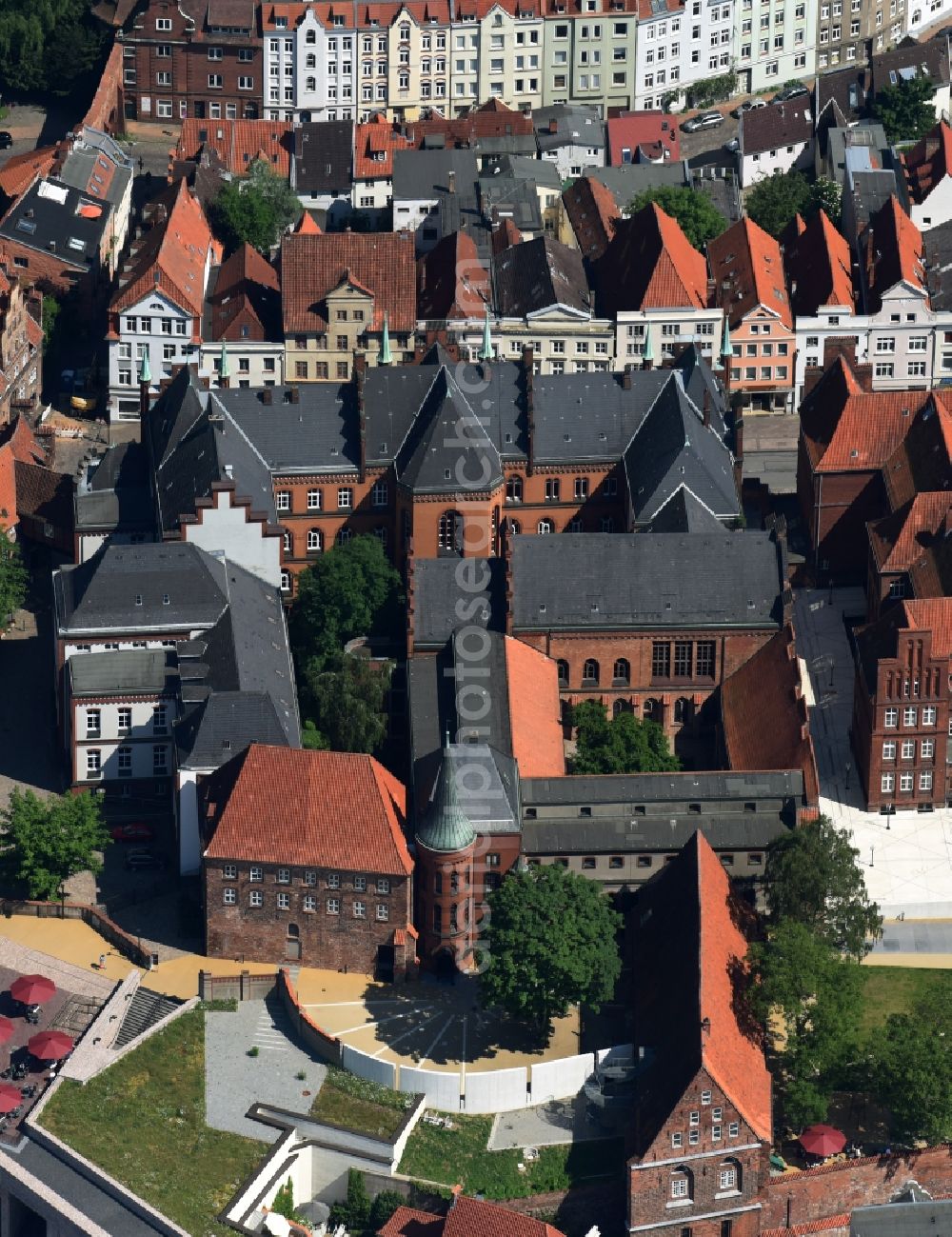 Lübeck from above - Administrative building of the State Authority Landesamt fuer soziale Dienste Schleswig-Holstein on Grosse Burgstrasse in Luebeck in the state Schleswig-Holstein