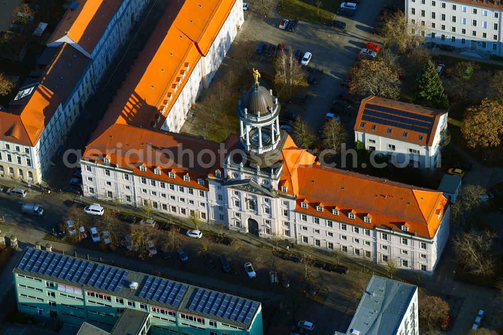 Potsdam from above - Administrative building of the State Authority Landesregierung Brandenburg Zentrale Vermittlung in the district Noerdliche Innenstadt in Potsdam in the state Brandenburg, Germany