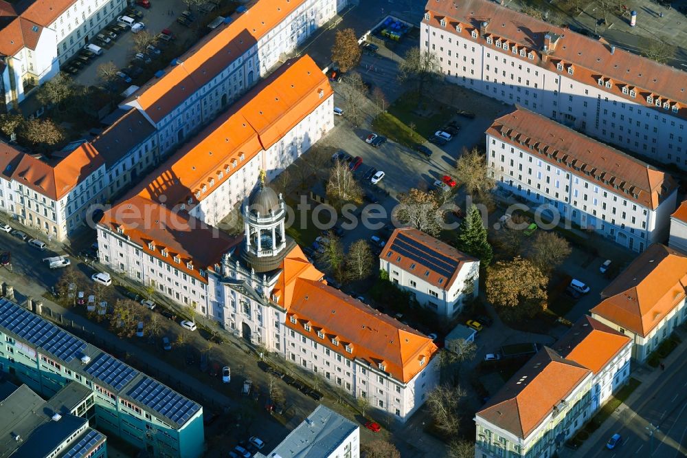 Potsdam from the bird's eye view: Administrative building of the State Authority Landesregierung Brandenburg Zentrale Vermittlung in the district Noerdliche Innenstadt in Potsdam in the state Brandenburg, Germany