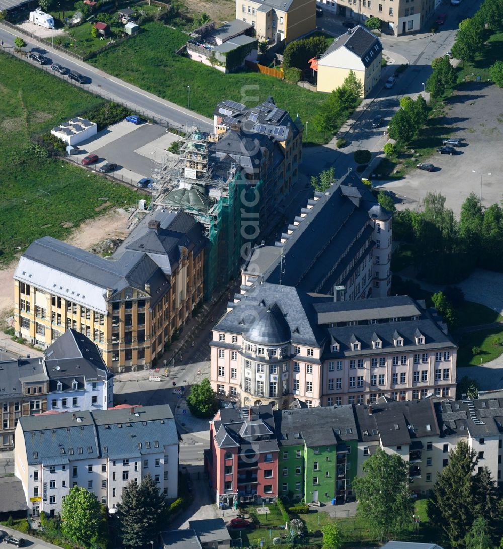 Aue from the bird's eye view: Administration building of the state authority of the Landratsamt Aue and the Jobcenter Aue at the Wettiner Strasse in Aue in the federal state Saxony, Germany