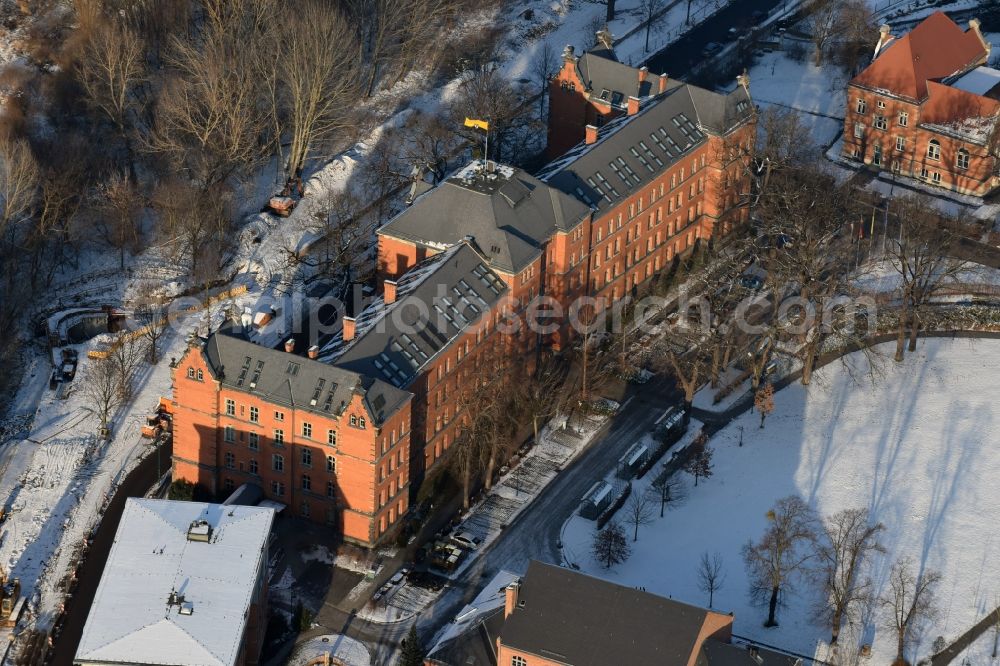 Magdeburg from the bird's eye view: Administrative building of the State Authority Ministerium fuer Gesundheit und Soziales des Landes Sachsen-Anhalt in Turmschanzenstrasse in Magdeburg in the state Saxony-Anhalt