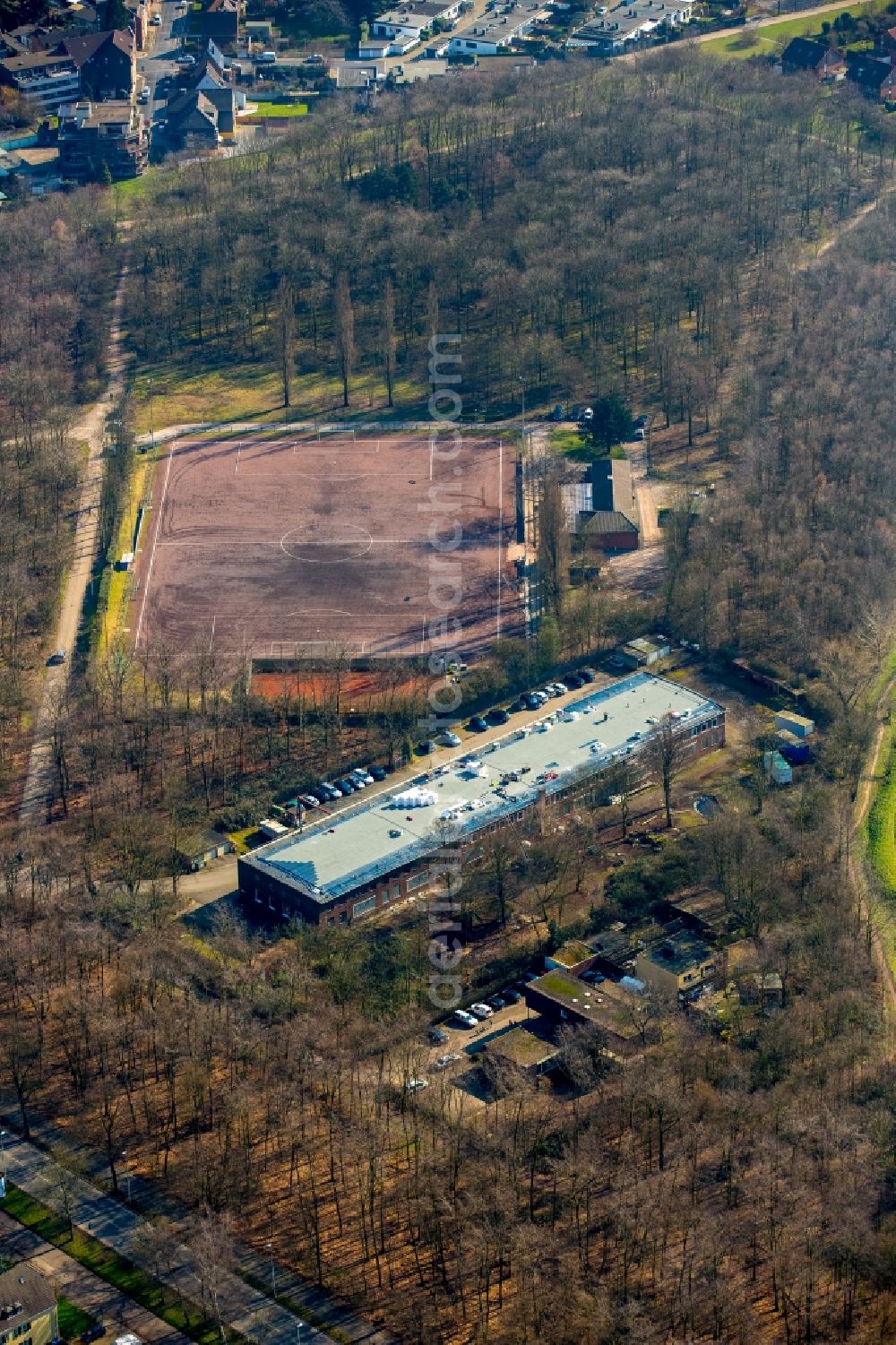 Aerial image Moers - Administrative building of the State Authority Technisches Hilfswerk Bundesanstalt (THW) Ortsverband on Homberger Strasse in Moers in the state North Rhine-Westphalia