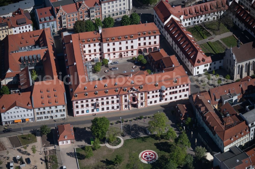 Aerial photograph Erfurt - Administrative building of the State Authority Thueringer Staatskanzlei in of Regierungsstrasse in Erfurt in the state Thuringia, Germany