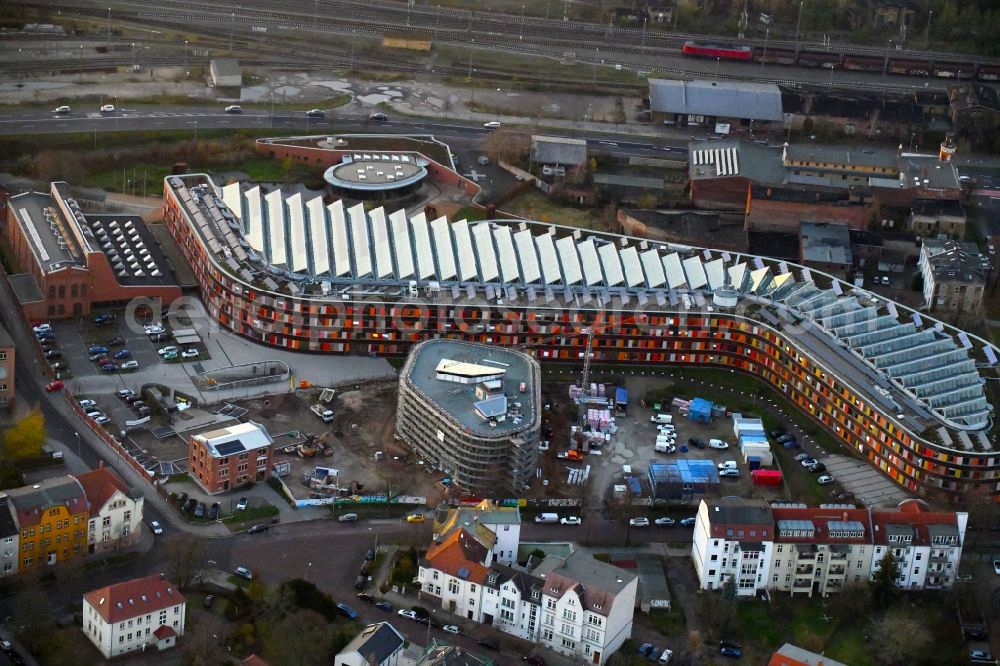 Aerial photograph Dessau - Administrative building of the State Authority UBA Umweltbundesamt Woerlitzer Platz in Dessau in the state Saxony-Anhalt, Germany