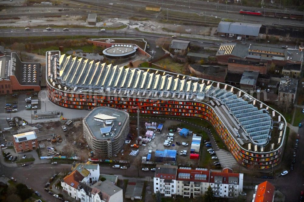 Dessau from the bird's eye view: Administrative building of the State Authority UBA Umweltbundesamt Woerlitzer Platz in Dessau in the state Saxony-Anhalt, Germany