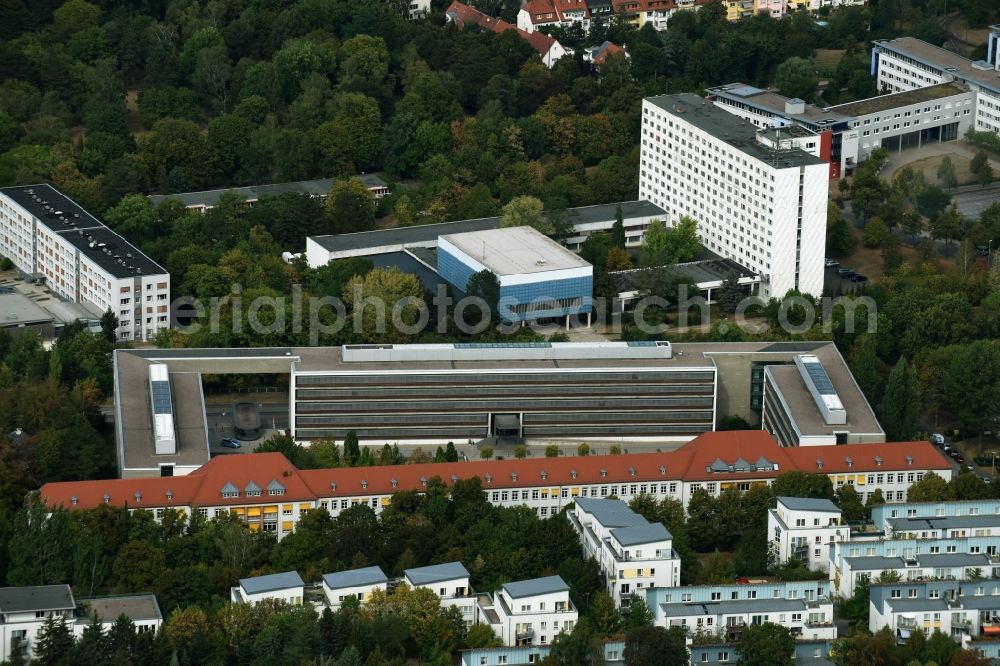 Aerial photograph Erfurt - Administrative building of the State Authority Thueringer Ministerium fuer Migration, Justiz und Verbraucherschutz, Thueringer Ministerium fuer Bau, Landesentwicklung und Verkehr and Thueringer Ministerium fuer Bildung, Jugend und Sport in Erfurt in the state Thuringia