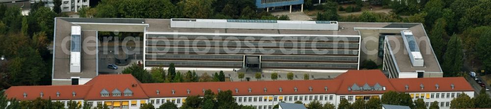 Erfurt from above - Administrative building of the State Authority Thueringer Ministerium fuer Migration, Justiz und Verbraucherschutz, Thueringer Ministerium fuer Bau, Landesentwicklung und Verkehr and Thueringer Ministerium fuer Bildung, Jugend und Sport in Erfurt in the state Thuringia