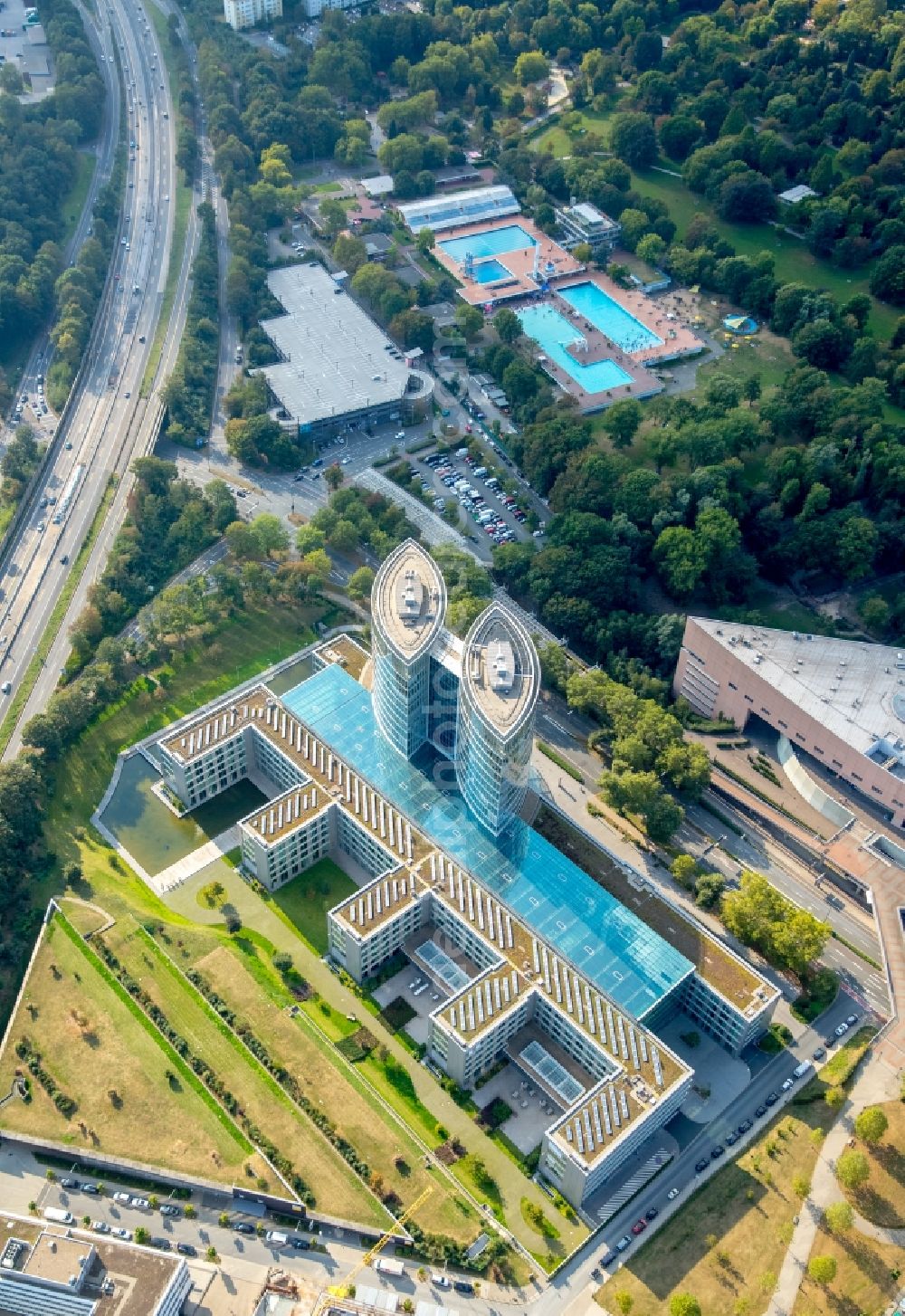 Aerial photograph Essen - Administration building of the company E.ON Ruhrgas E&P GmbH in Essen in the state North Rhine-Westphalia