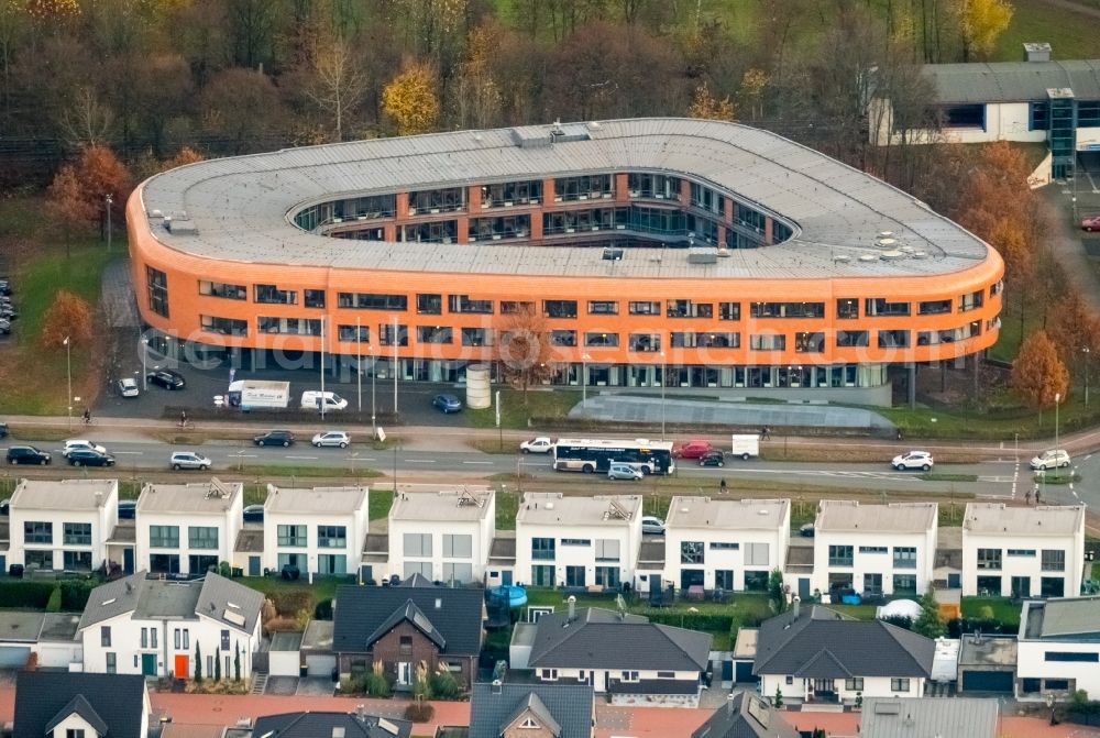 Aerial image Duisburg - Administration building of the services company Infineon Technologies AG und Intel Deutschland in the district Duisburg Sued in Duisburg in the state North Rhine-Westphalia