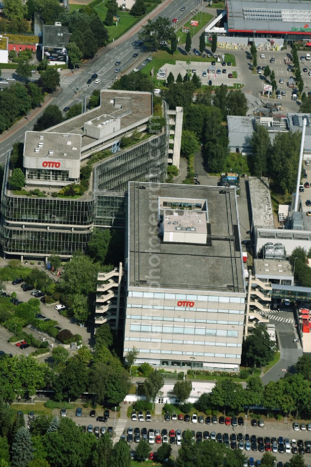 Hamburg from above - Administration building of the company Otto (GmbH & Co KG) in the Werner-Otto-Street in Hamburg