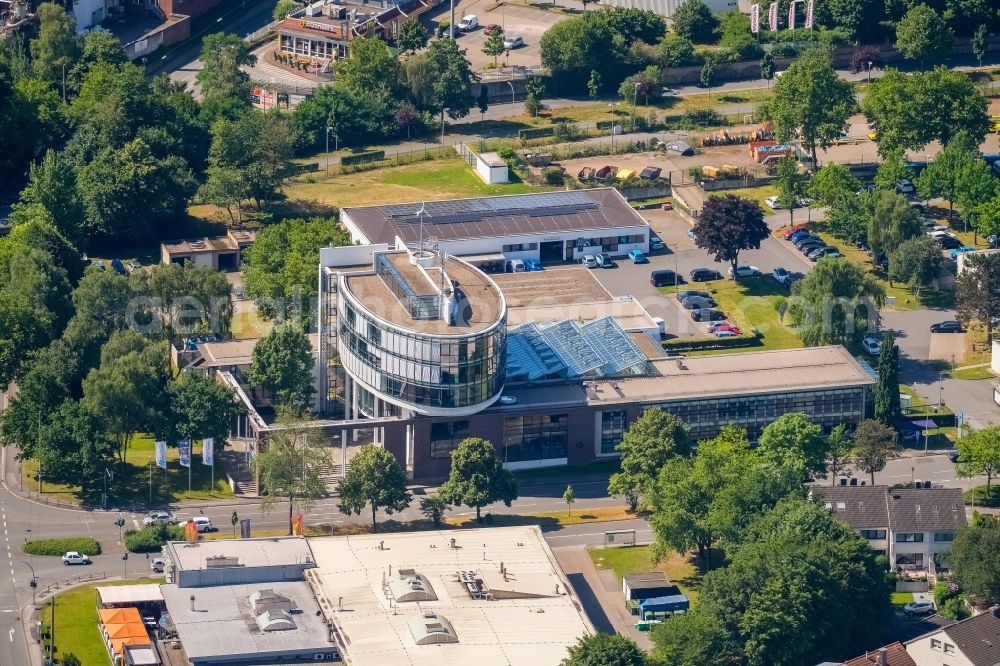 Aerial photograph Witten - Administration building of the company Stadtwerke Witten GmbH on Westfalenstrasse in Witten in the state North Rhine-Westphalia, Germany