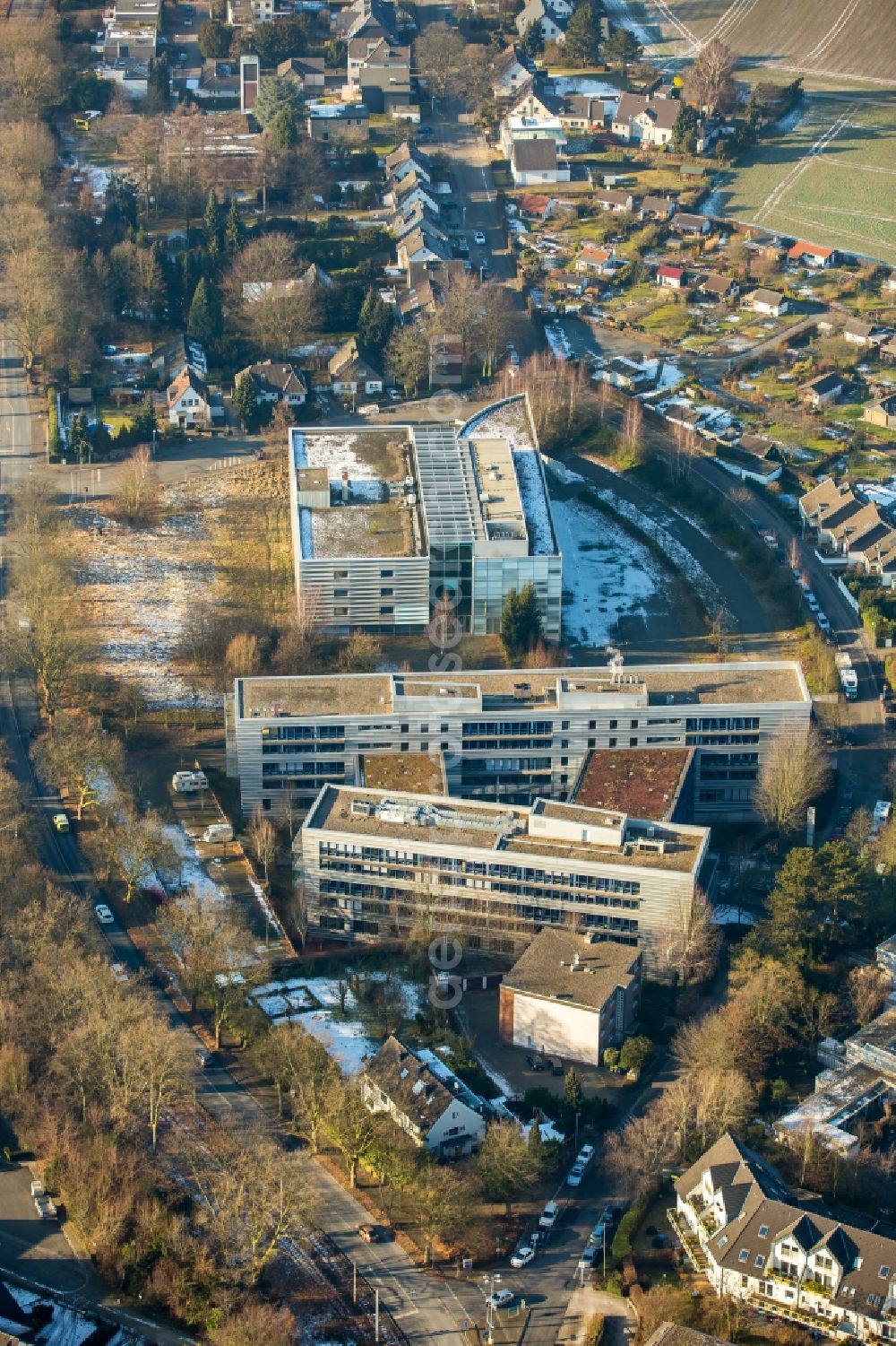 Mülheim an der Ruhr from above - Administration building of the company T-Systems International GmbH Parsevalstrasse in the district Flughafensiedlung in Muelheim on the Ruhr in the state North Rhine-Westphalia