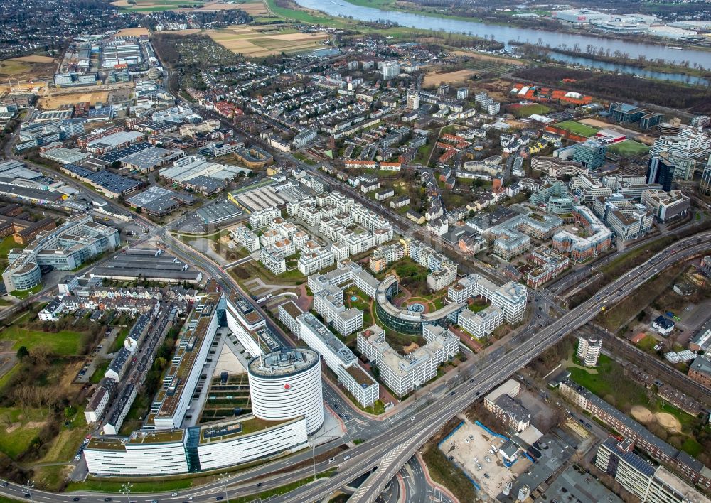 Düsseldorf from above - Administration building of the company Vodafone Conpus on Ferdinand-Braun-Platz in the district Stadtbezirk 4 in Duesseldorf in the state North Rhine-Westphalia