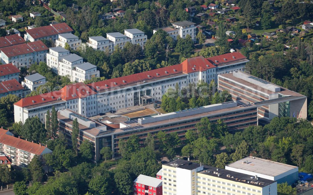 Aerial photograph Erfurt - Administrative building of the State Authority Thueringer Ministerium fuer Migration, Justiz und Verbraucherschutz, Thueringer Ministerium fuer Bau, Landesentwicklung und Verkehr and Thueringer Ministerium fuer Bildung, Jugend und Sport in the district Loebervorstadt in Erfurt in the state Thuringia